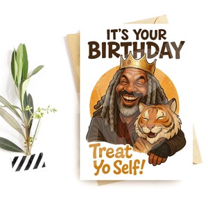 Cartão de aniversário engraçado – Presenteie-se com o Rei do Aniversário – Cartão de abraço de tigre – Humor de festa real – Presente de celebração sarcástico