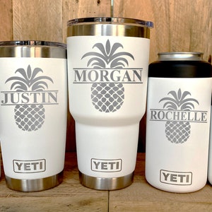 Copo de aço inoxidável YETI gravado a laser de 20 ou 30 oz, porta-latas e garrafas - Abacaxi personalizado, várias cores disponíveis