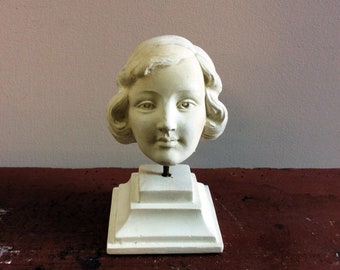 古くてみすぼらしいシックな多色石膏の少女像 - Etsy 日本