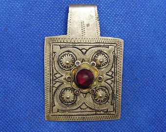 Moroccan jewelry, antique Berber fine silver nielo, glass pendant with very damaged enamel but otherwise good shape, size 2 7/8 long
