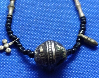 Moroccan jewelry, old Saharan/Tuareg silver black onyx beads very worn necklace 18 1/2 inches long,