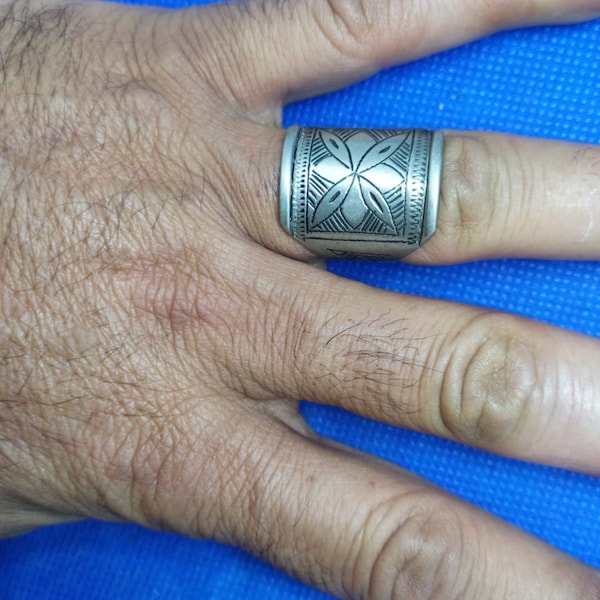 Moroccan jewelry, vintage Saharan/ Tuareg fine silver ring, 9 1/2 USA size