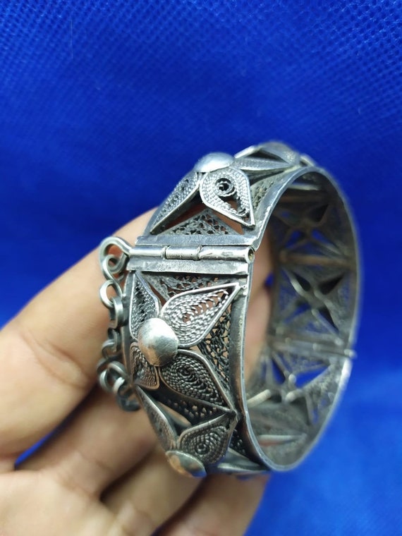Moroccan Jewelry, vintage silver  Tiznit style fi… - image 1