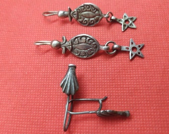 Moroccan jewelry, lot 2 old Berber silver ethnic varied pair earrings, 1 1/4, 2 1/4 inches long