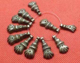 Moroccan jewelry, lot 11 old fine silver hand/hamsa pendants traditional design, 1 inch long