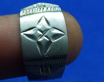 Moroccan Jewelry, vintage silver Souss Berber ring with star, size 10 3/4