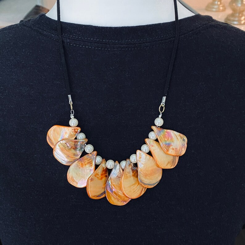Shell statement necklace Clearance