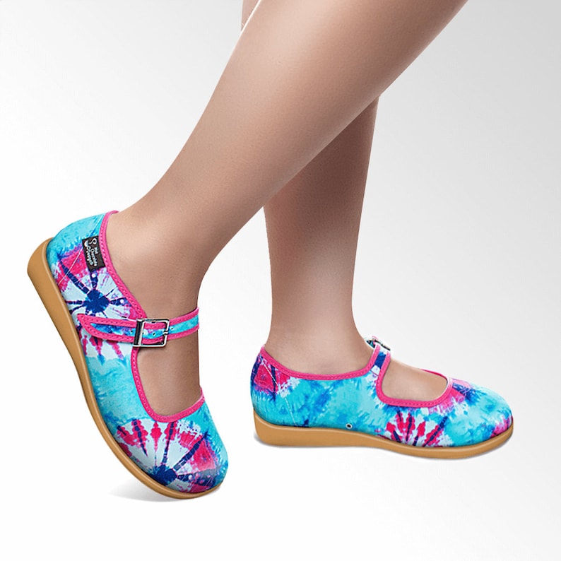 Hot Chocolate Design Women/'s Mary Jane Flat Shoes Chocolaticas Tie Dye