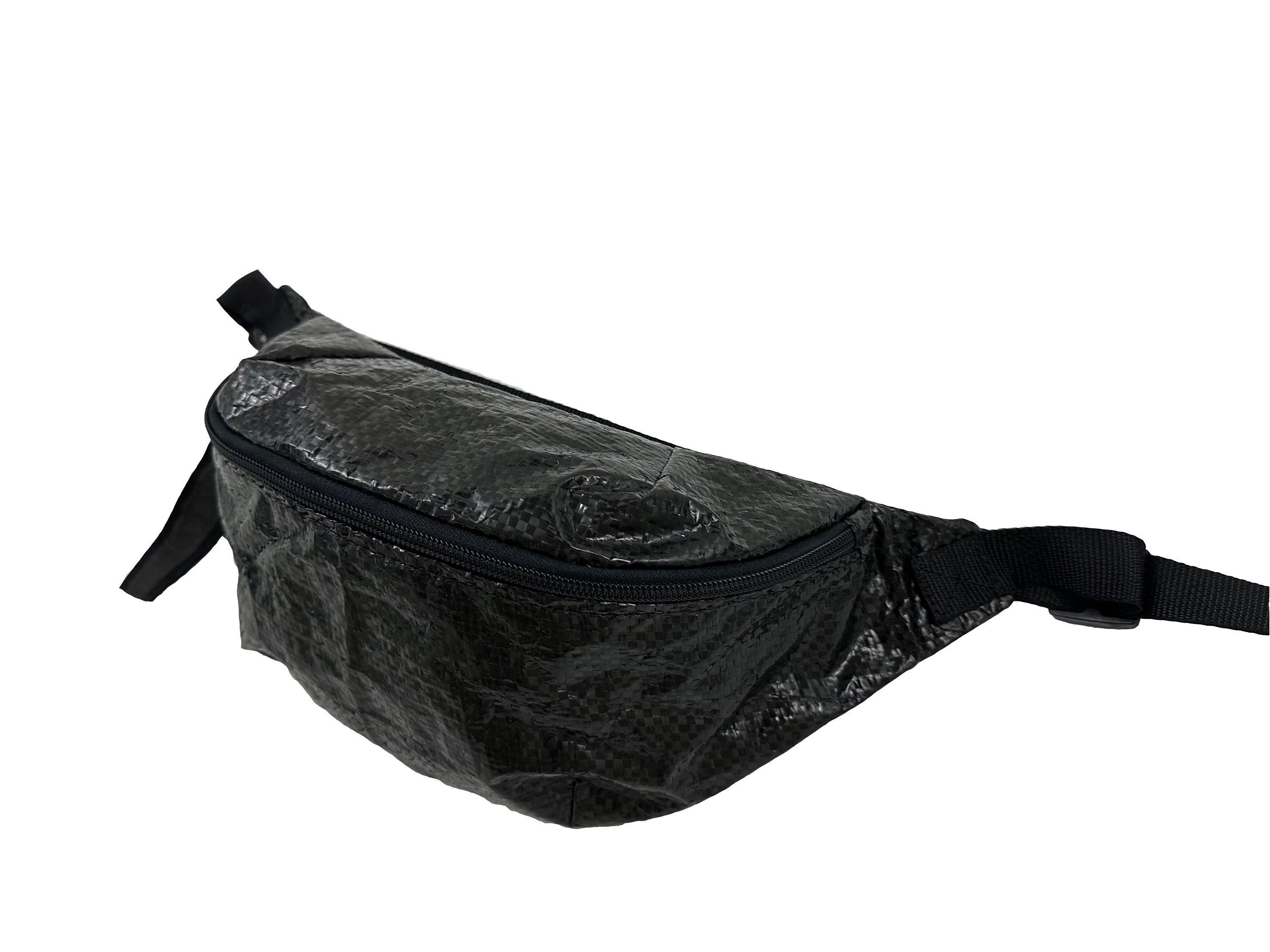 Fanny Packs aus dem schwarzen FRAKTA Material aus der OBEGRANSAD IKEA Swedish House Mafia Collaboration Collection Etsy