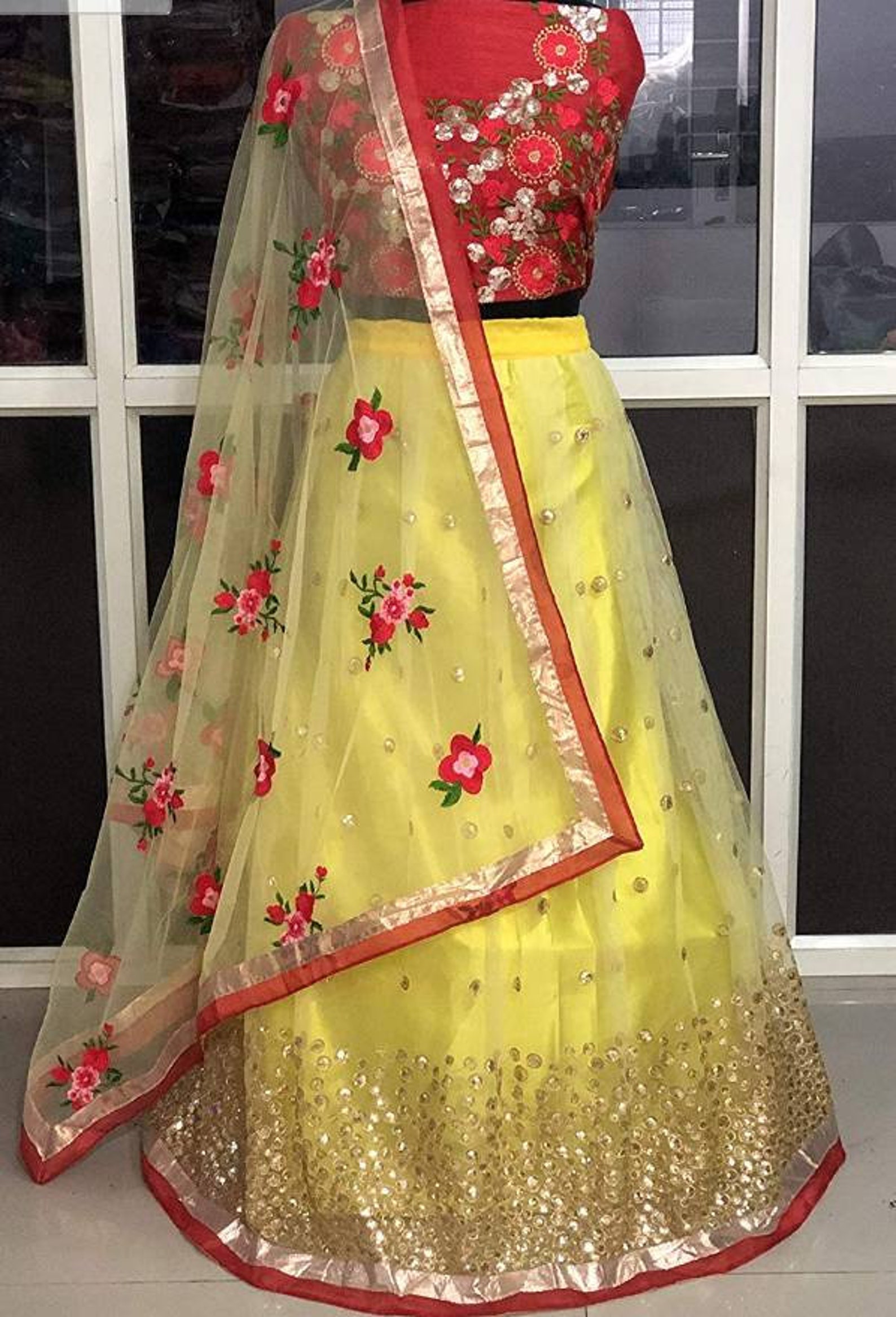 lehenga choli dupatta style