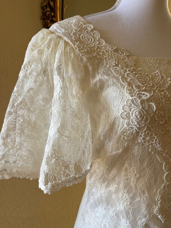 Lace Flutter Sleeve Dress