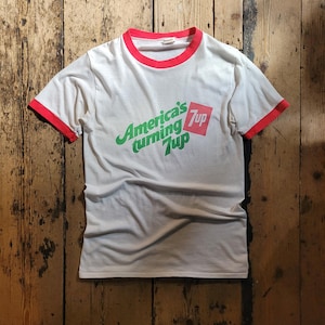Vintage 1960/70s 7up Ringer Tee, Super Weich, Grösse S.