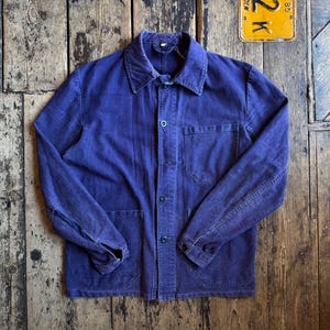 Vintage Sunfaded French Workwear Navy Blue Cotton Work Jacket. Made in France, Size Medium.
