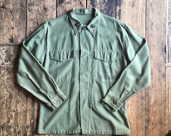Camicia vintage anni '60 Vietnam Era OG-107 P56 USMC Button Down, taglia media