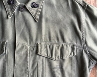 Vintage 1960s Vietnam Era OG-107 P56 USMC Button Down shirt, Medium