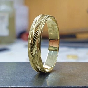 9K または 18K ソリッド ゴールド ウェディング バンド 3|4|5 MM / 矢印パターン + ミルグレイン / カスタム パーソナライズ ハンドメイド リング / 無料彫刻 / 母の日