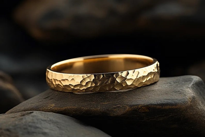 14K Solid Gold Gehämmerter Ehering, In 2, 3, 4 oder 5MM, Handgemachter Ehering, Gehämmert Design, Handgefertigter Ehering, Gehämmerter Ring Bild 2