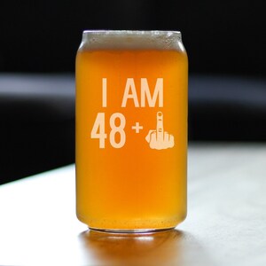 Ho 48 anni + 1 dito medio - Divertente bicchiere da pinta di birra, frasi incise, regalo per il 49° compleanno per uomini e donne che compiono 49 anni