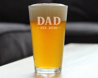 Dad Est. 2020 - Bold - 16 oz Pint Glass for Beer - Fathers Day Gifts for Men, Husband & Happy Birthday Beer Mug Gift for Dad