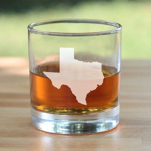 Texas State Outline Rocks Glass or Old Fashioned Glass - Cute Engraved Gifts for Texans - 10 Oz