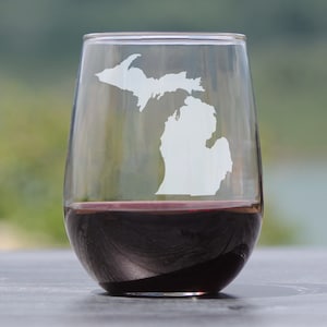 Michigan State Outline Stemless Wine Glass - Etched Sayings, Engraved Gifts for Michiganders - Large 17 Oz
