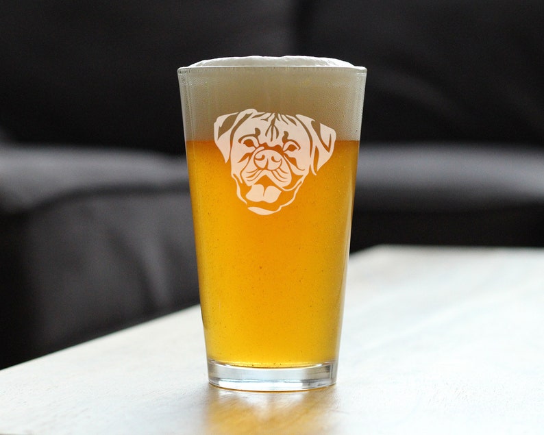 Pint glass gift with boxer dog head etched on the glass