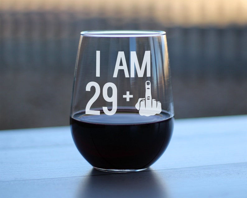 I Am 29 1 Middle Finger Funny Stemless Wine Glass, Large 17 Ounce Size, Etched Sayings, 30th Birthday Gift for Women 画像 1