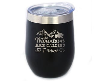Vaso térmico para vino "Mountains Are Calling": vaso de acero inoxidable con aislamiento para acampar.