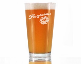 Fortylicious - Vaso de pinta para cerveza - Divertidos regalos de 40 cumpleaños para mujeres que giran vasos de 40-16 oz