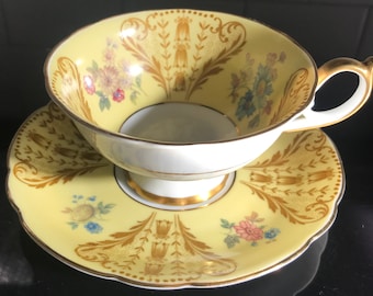 Royal Bayreuth Tea cup and saucer Germany  US Zone 1940's Fine bone china Yellow with heavy gold and flowers