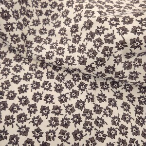 Vintage Brown Floral Cotton Fabric: Retro Quilt Backing
