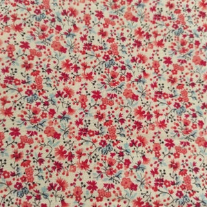 Small print floral fabric Dressmaking fabric cotton vintage quilting