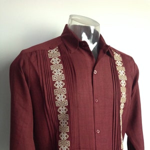 Classic Guayabera Wine Color Men Shirt Long Sleeve Mexican Men&#39;s Shirt Embroidered Different Sizes
