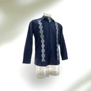 Classic Guayabera Navy Blue Men Shirt Long Sleeve Mexican Men&#39;s Shirt Embroidered Different Sizes