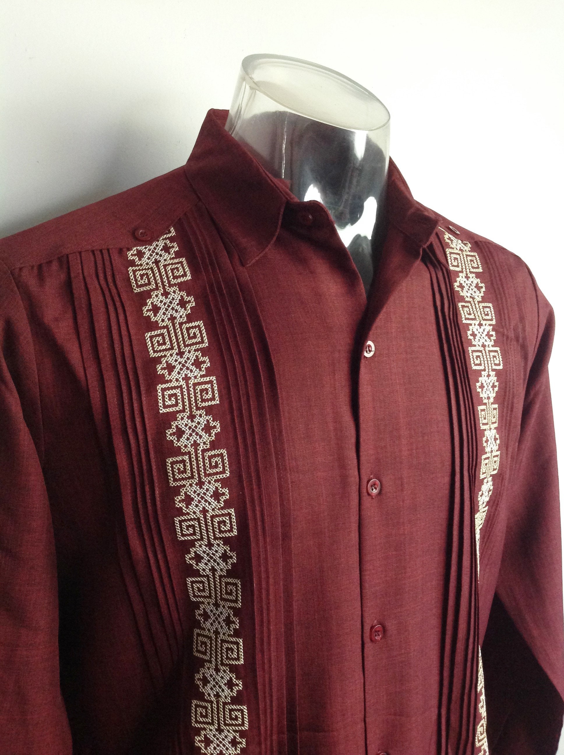 Camisa Guayabera Clasica Color Vino para Hombre Camisa Mexicana de Manga Larga para Hombre Bordada en Diferentes Tamanos Etsy Mexico