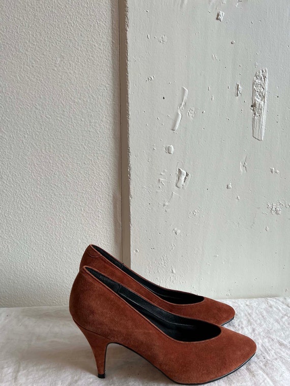 80s Mootsies Tootsies Orange Suede Pumps - image 1