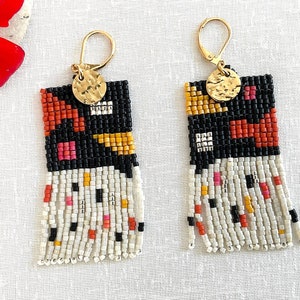 Fringe earrings for women. Hand-woven Miyuki delica beads. 50&#39;s style. Handmade in Quebec.