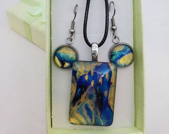 Conjunto de pingente de acrílico e brincos combinando