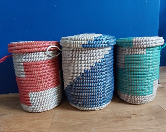 Medium basket with lid.