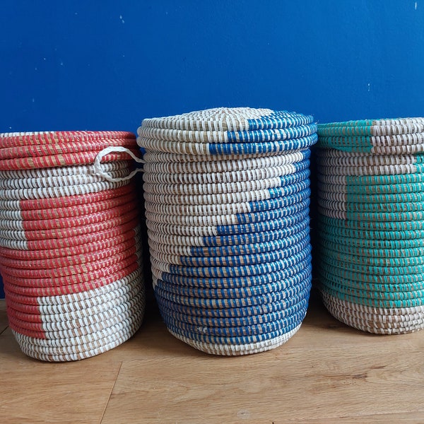 Medium basket with lid.