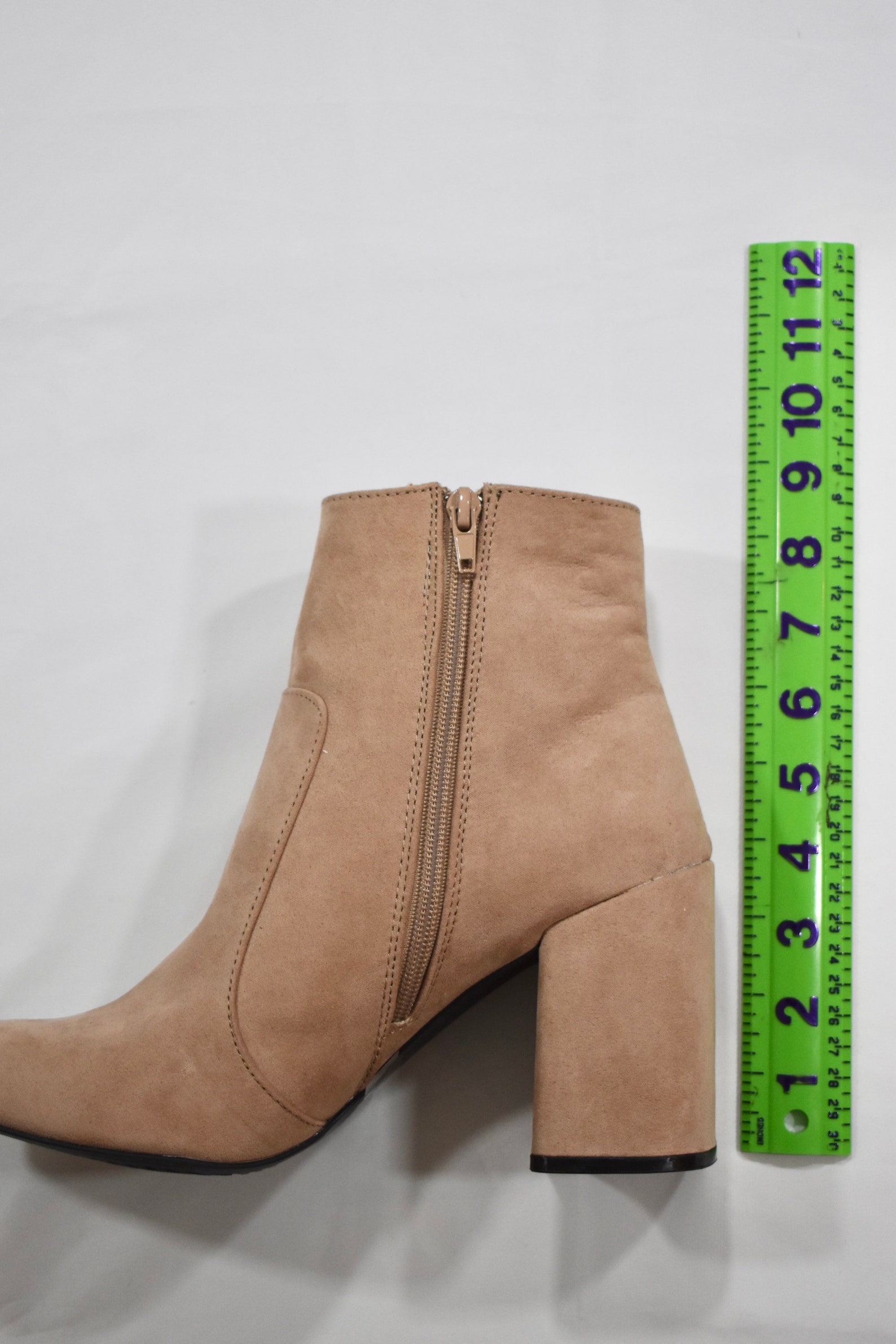 Charlotte Russe nackt Booties mit Schnalle Detail Größe US Charlotte Russe nackt Booties mit Schnalle Detail Größe US