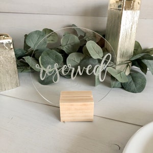Klare runde reservierte Tisch zeichen, Hochzeit Zeichen, transparent, elegante Hochzeit Beschilderung, klare Zeichen, benutzerdefinierte Hochzeit Beschilderung