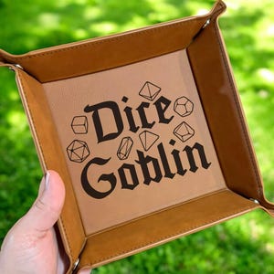 Würfel Wichtel | Würfelschale aus Kunstleder | Schmucktablett | Spiel Tablett | Nerdige Deko