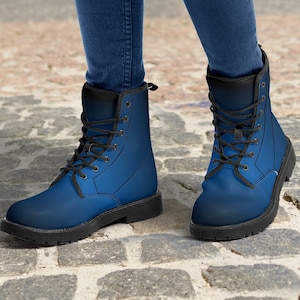 Zwart Blauw Ombre Vrouwen Leren Laarzen, Gradient Lace Up Schoenen Hiking Festival Zwart Enkel Gevechtswerk Winter Casual Aangepast Cadeau