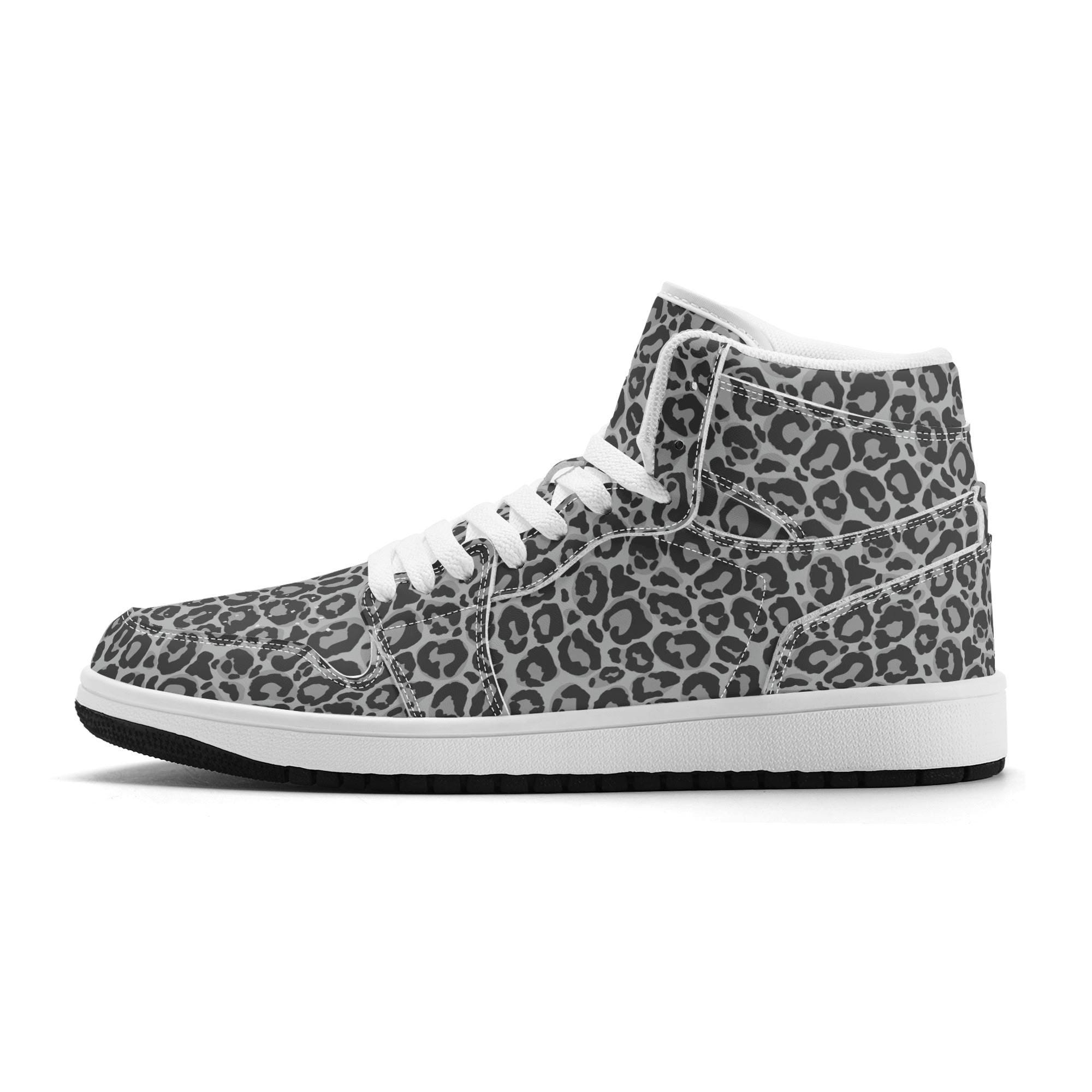 Grey Leopard Men High Top Leather Shoes, Animal Print  display picture 1