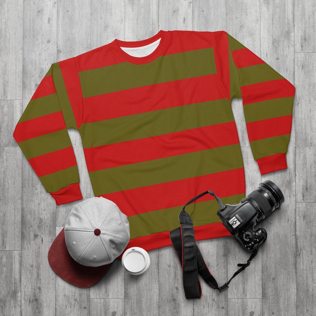 Red and Green Sweater Clip Art - Red and Green Sweater Image