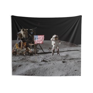 Moon Landing Tapestry, Astronaut On Lunar Surface USA Flag, Indoor Wall Tapestries Art Hanging Decor Home Dorm Room Gift