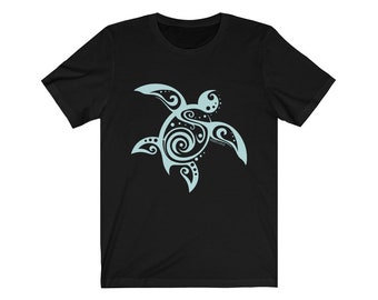 Tribal Sea Turtle Shirt, Polynesian Maori Tattoo Art Animal Print Ocean Waves Beach Lover Men Women Cute Graphic Tshirt Gift