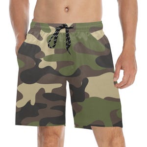 Bañador corto de hombre con estampado de camuflaje verde, 18 cm de entrepierna, bolsillos de playa con forro de malla, cordón ajustable, traje de baño informal, tallas grandes para hombre.