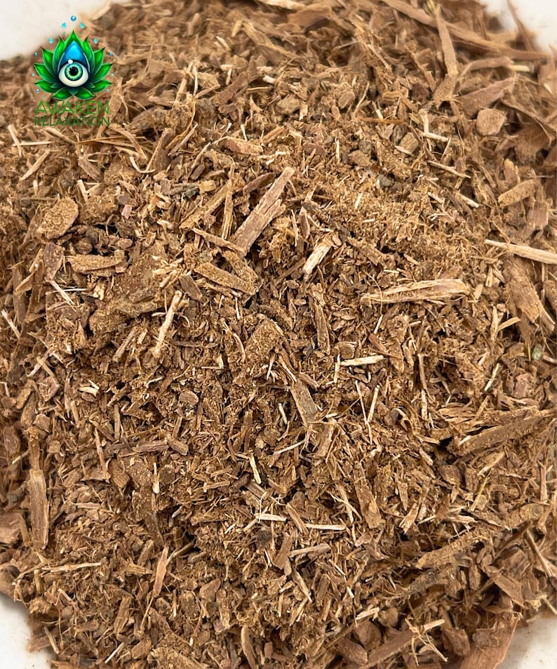 K&ouml;nnte beinhalten: Nahaufnahme eines Haufens getrockneter, zerkleinerter Rinde, ein nat&uuml;rlicher Inhaltsstoff f&uuml;r Handwerk und pflanzliche Heilmittel.